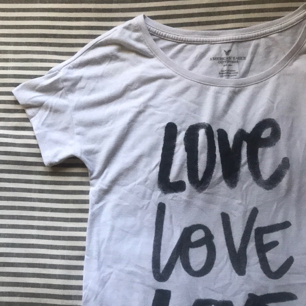 American Eagle love shirt
